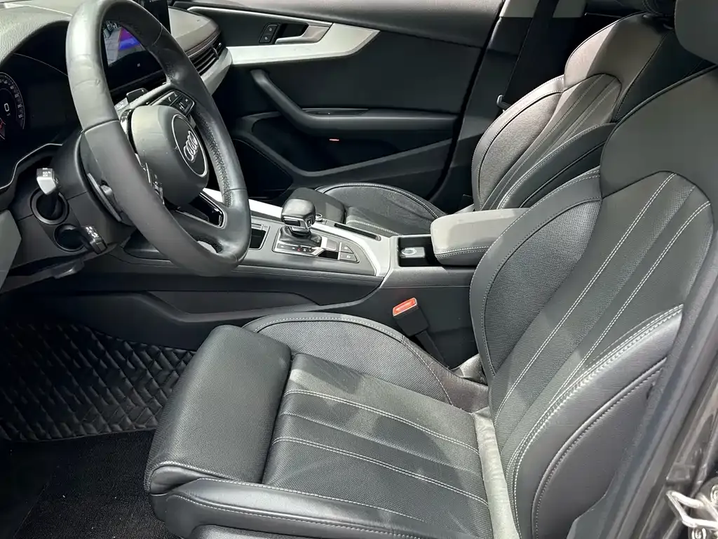 Audi A4L 2022 из CN, фото 4