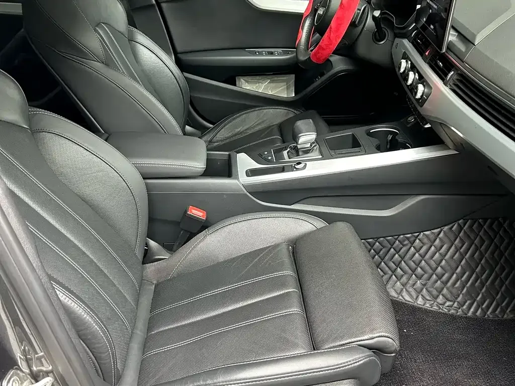 Audi A4L 2022 из CN, фото 7
