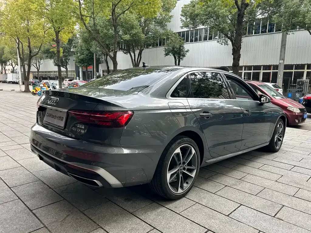 Audi A4L 2022 из CN, фото 9