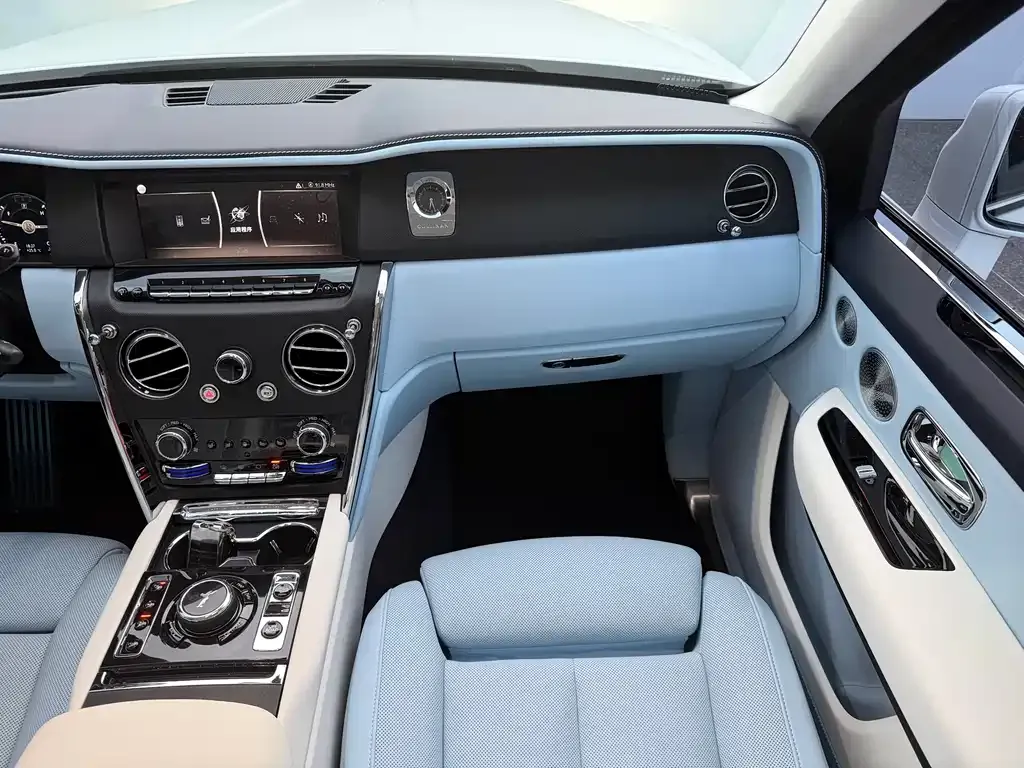 Rolls-Royce Cullinan 2024 из CN, фото 8