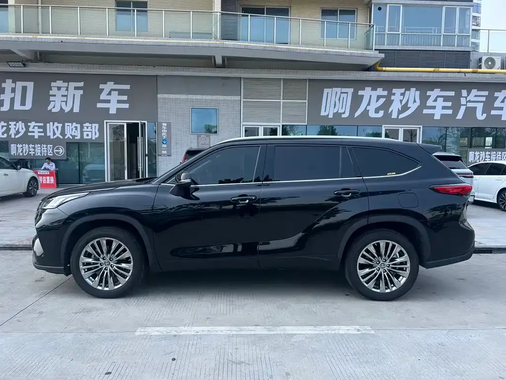 Toyota Highlander — фото 7