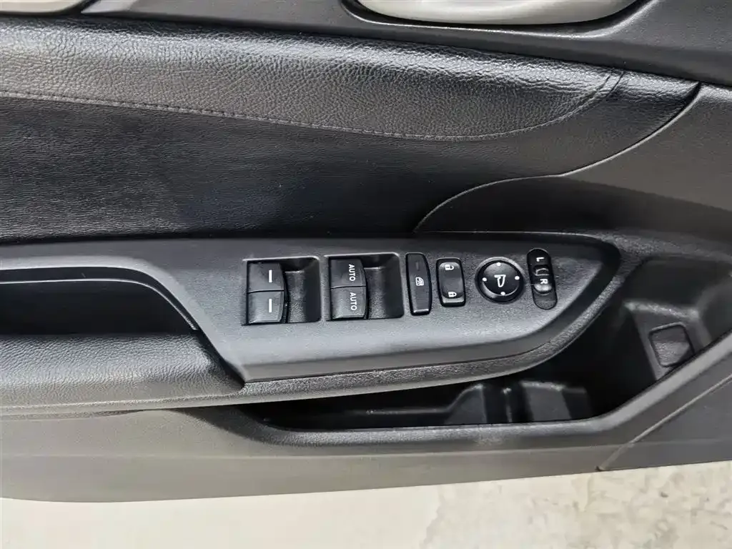 Honda Civic — фото 10