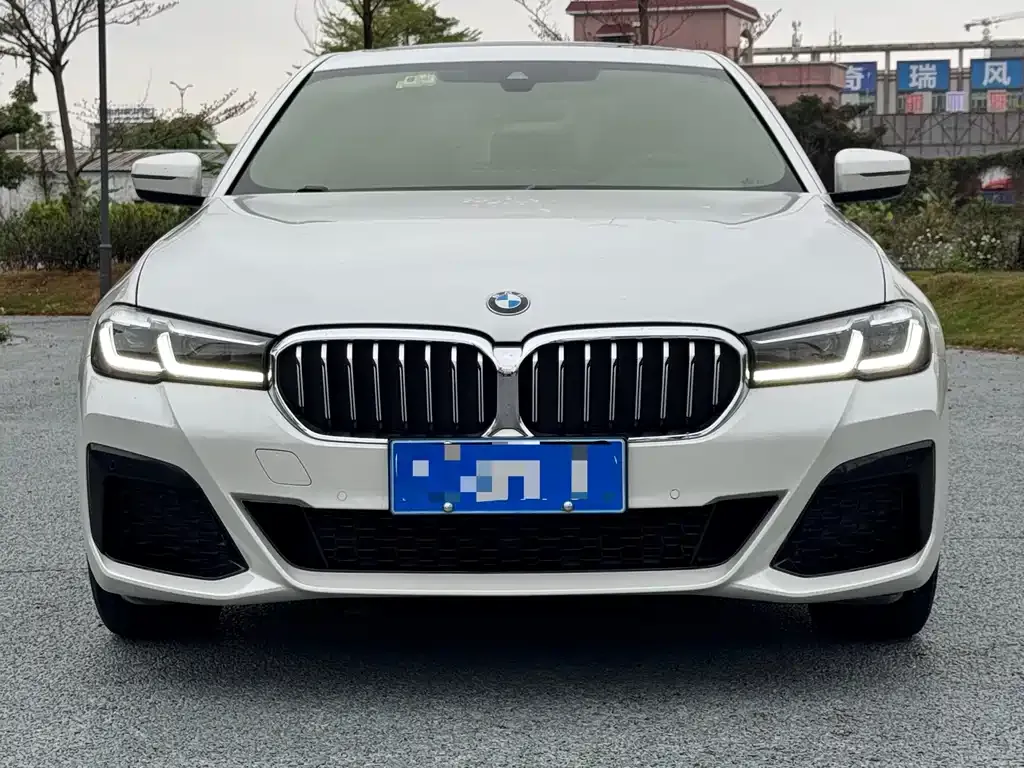BMW 5 Series — фото 4