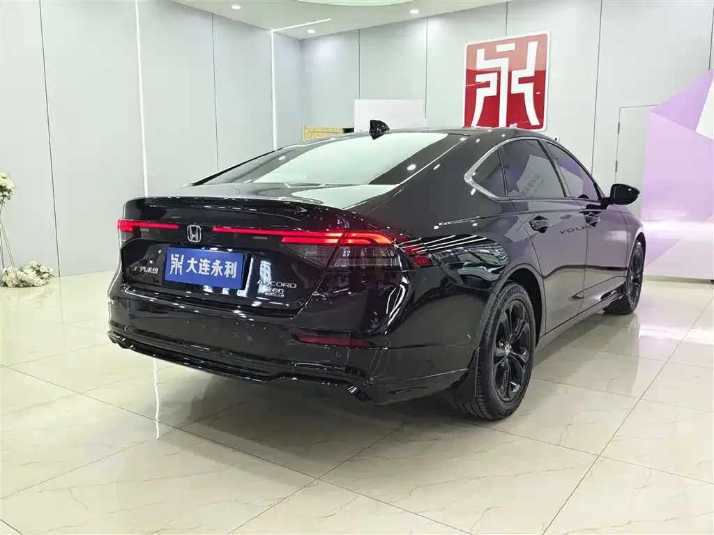 Honda Accord — фото 9