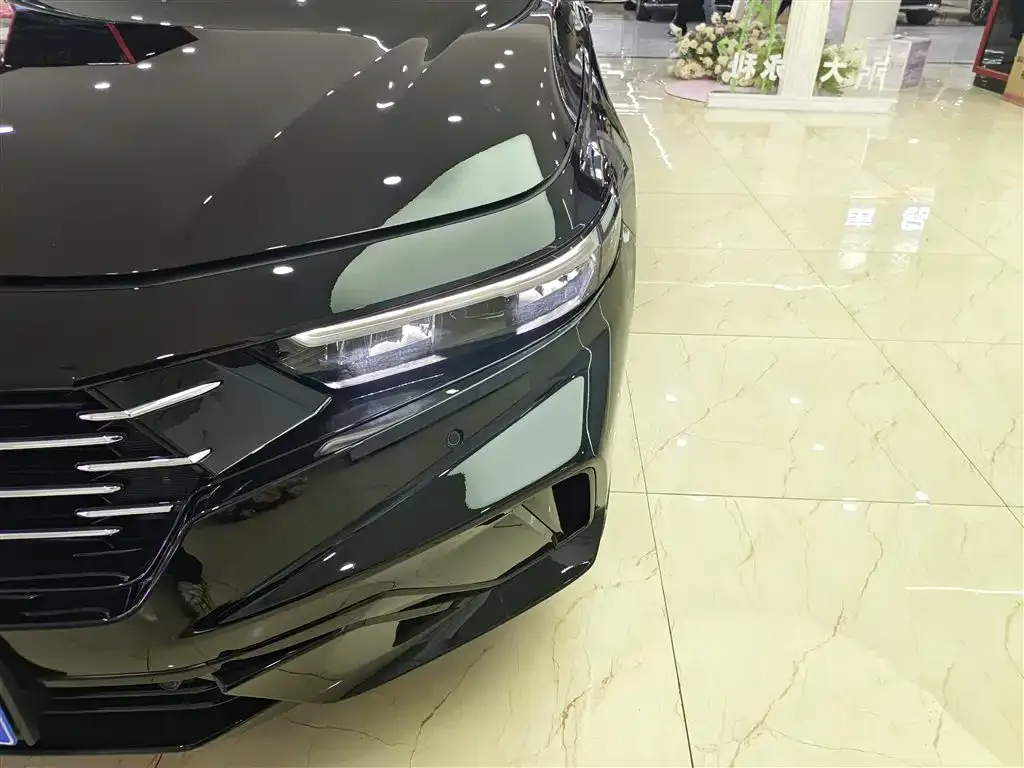Honda Accord — фото 10