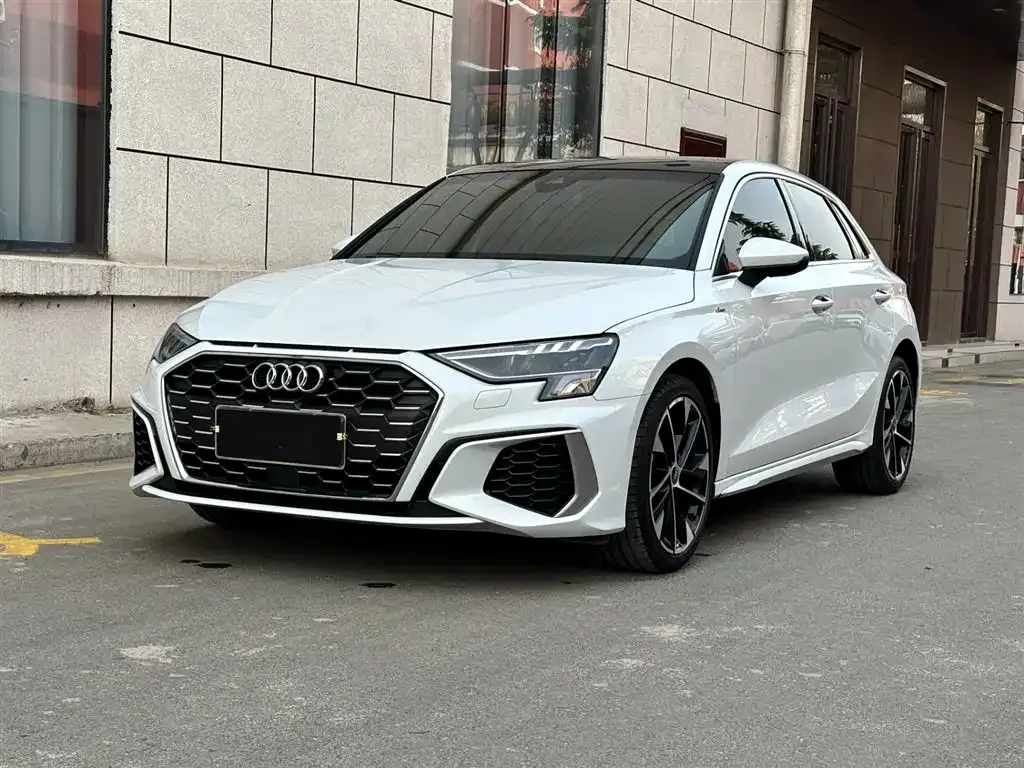 Audi A3 — фото 1