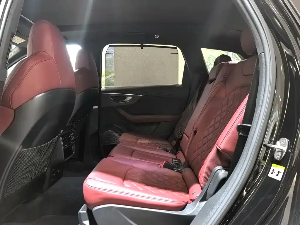 Audi SQ7 2024 из CN, фото 4