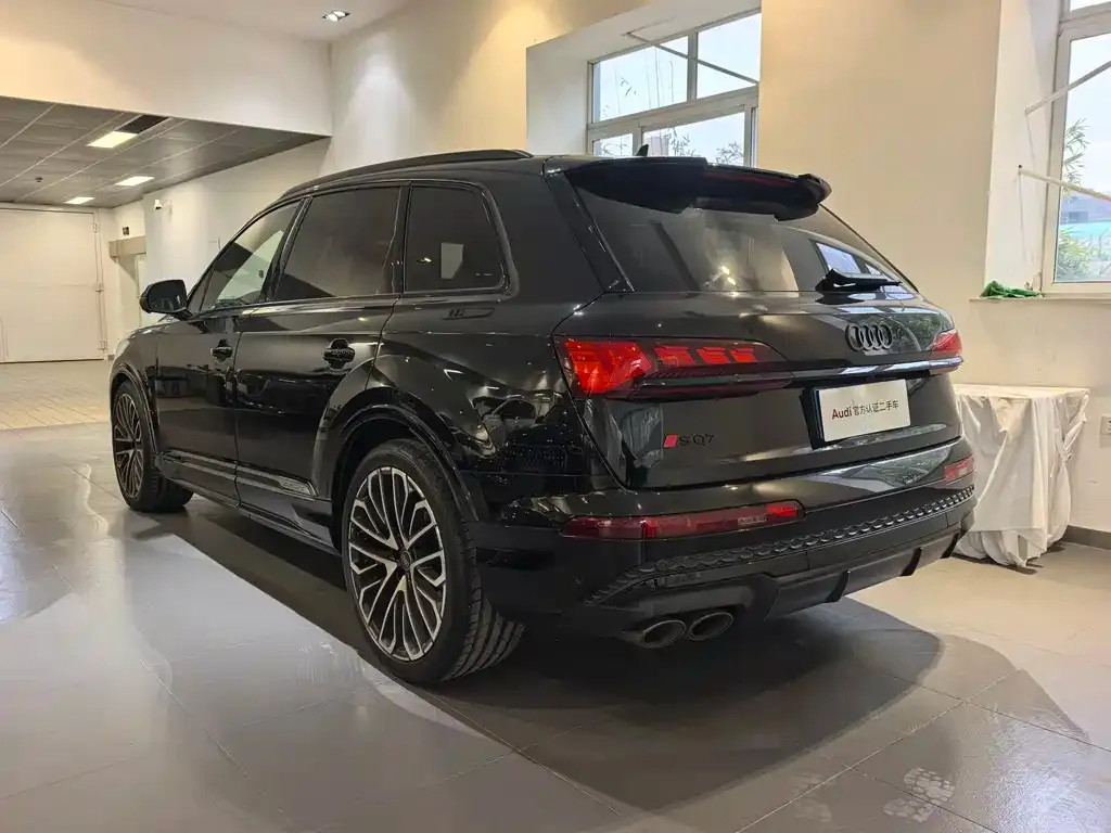 Audi SQ7 2024 из CN, фото 6