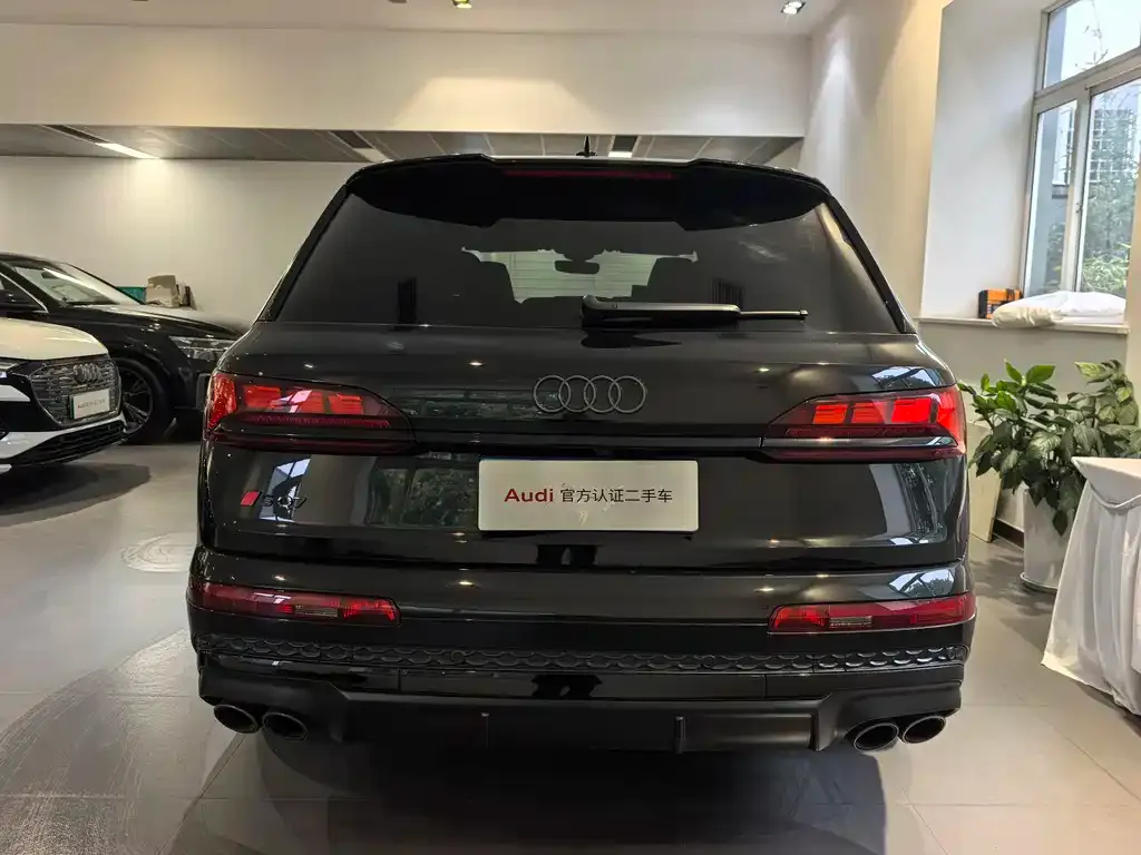 Audi SQ7 2024 из CN, фото 2