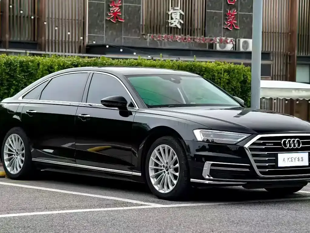 Audi A8 — фото 3