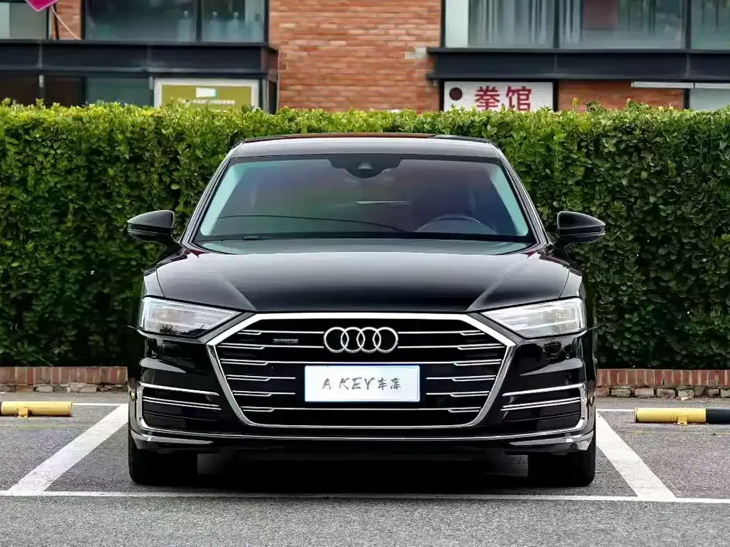 Audi A8 — фото 4