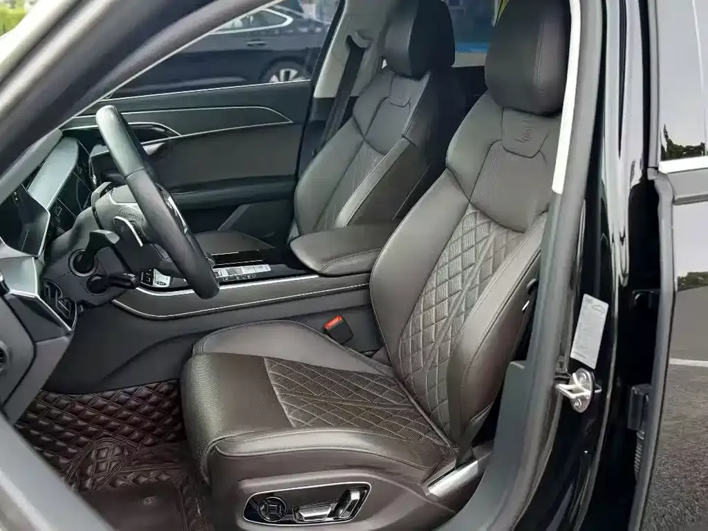 Audi A8 — фото 2