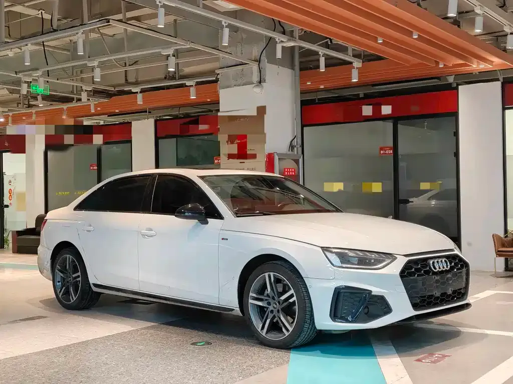 Audi A4L 2022 из CN, фото 5