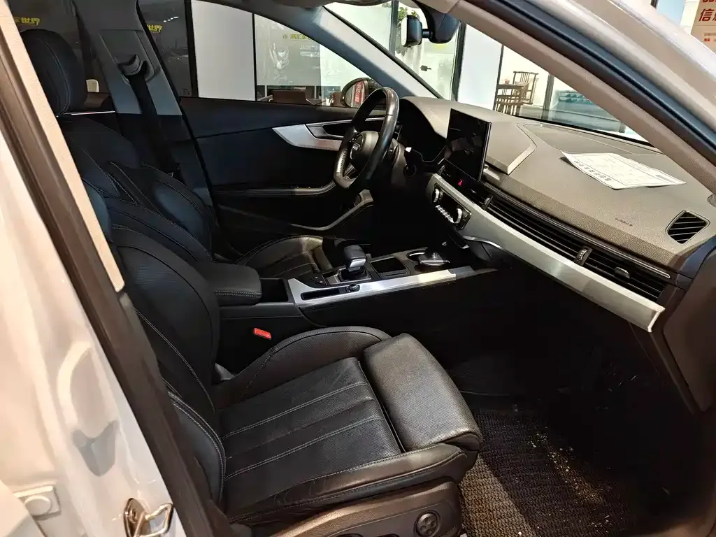 Audi A4L 2022 из CN, фото 9