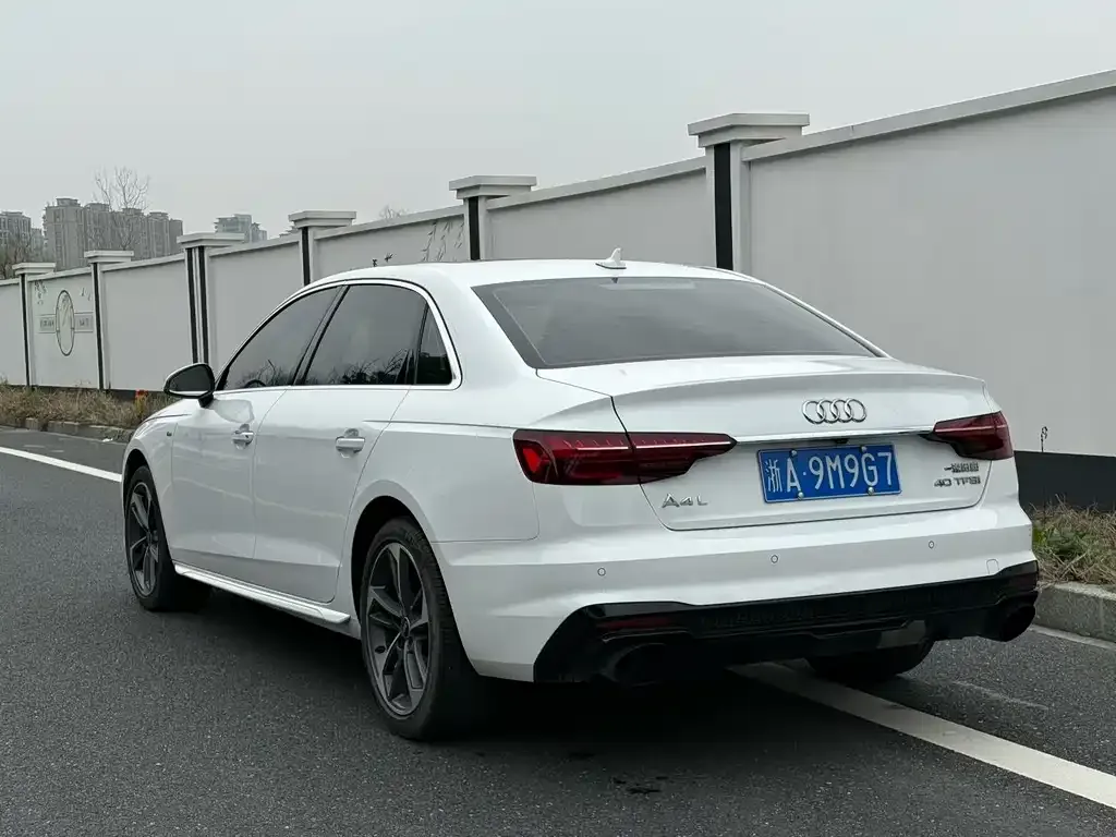 Audi A4L 2024 из CN, фото 3