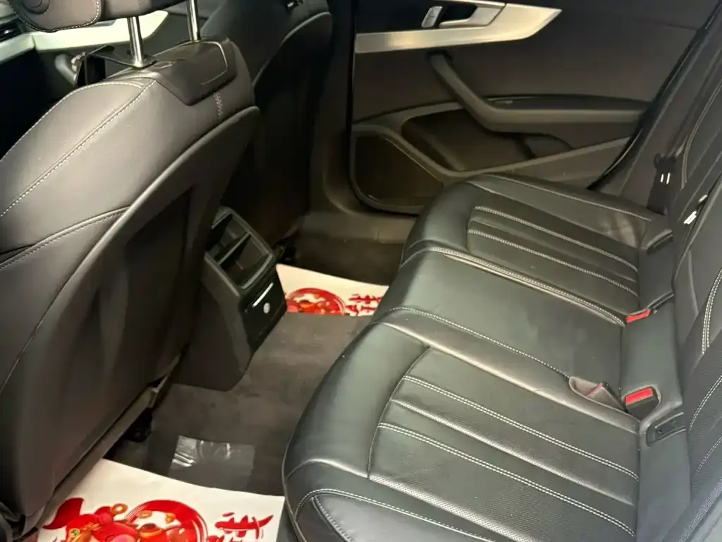 Audi A4L 2024 из CN, фото 7