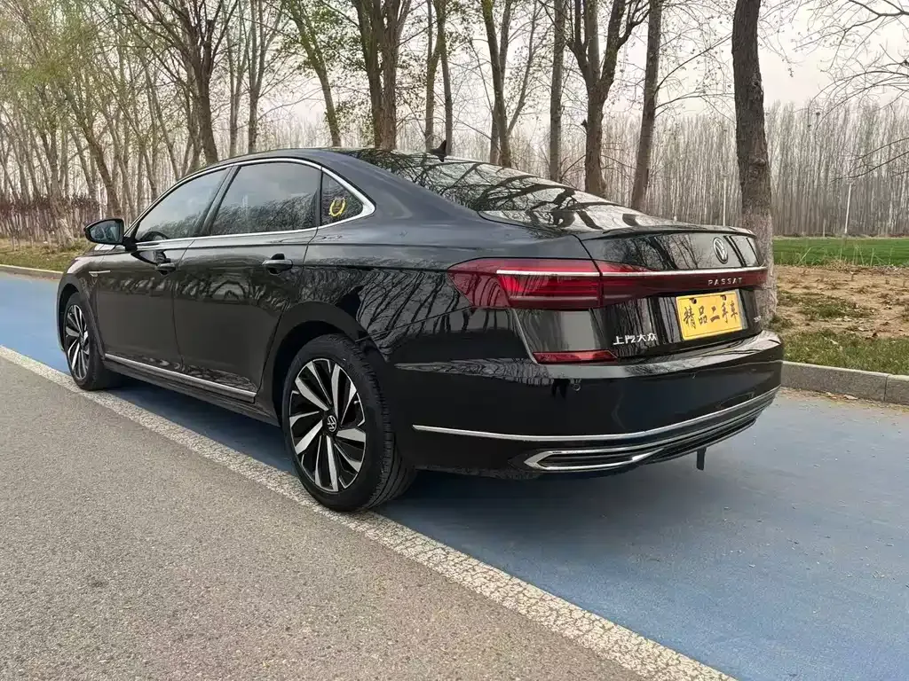 Volkswagen Passat — фото 9