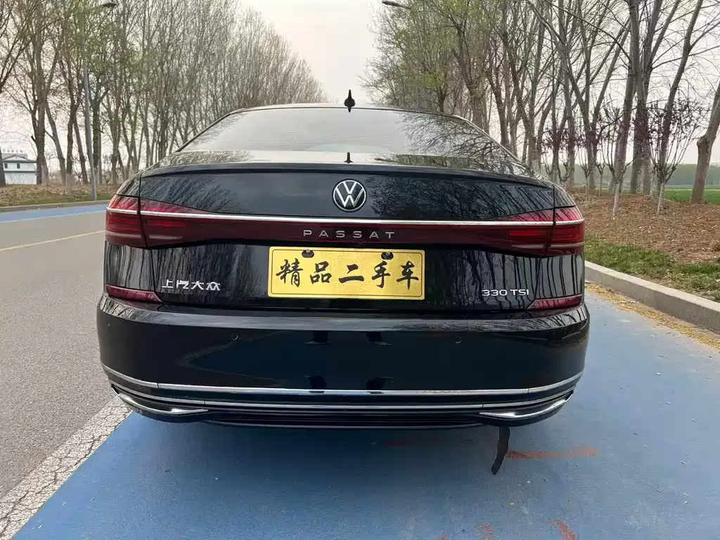 Volkswagen Passat — фото 7