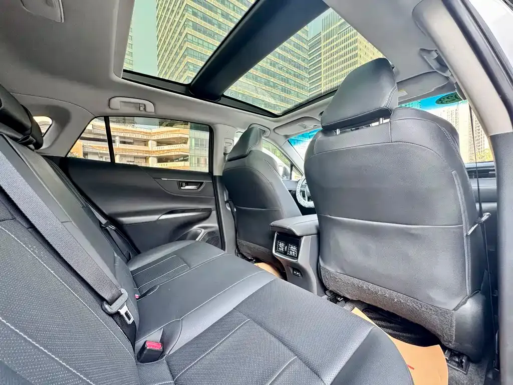 Toyota Harrier 2024 из CN, фото 4