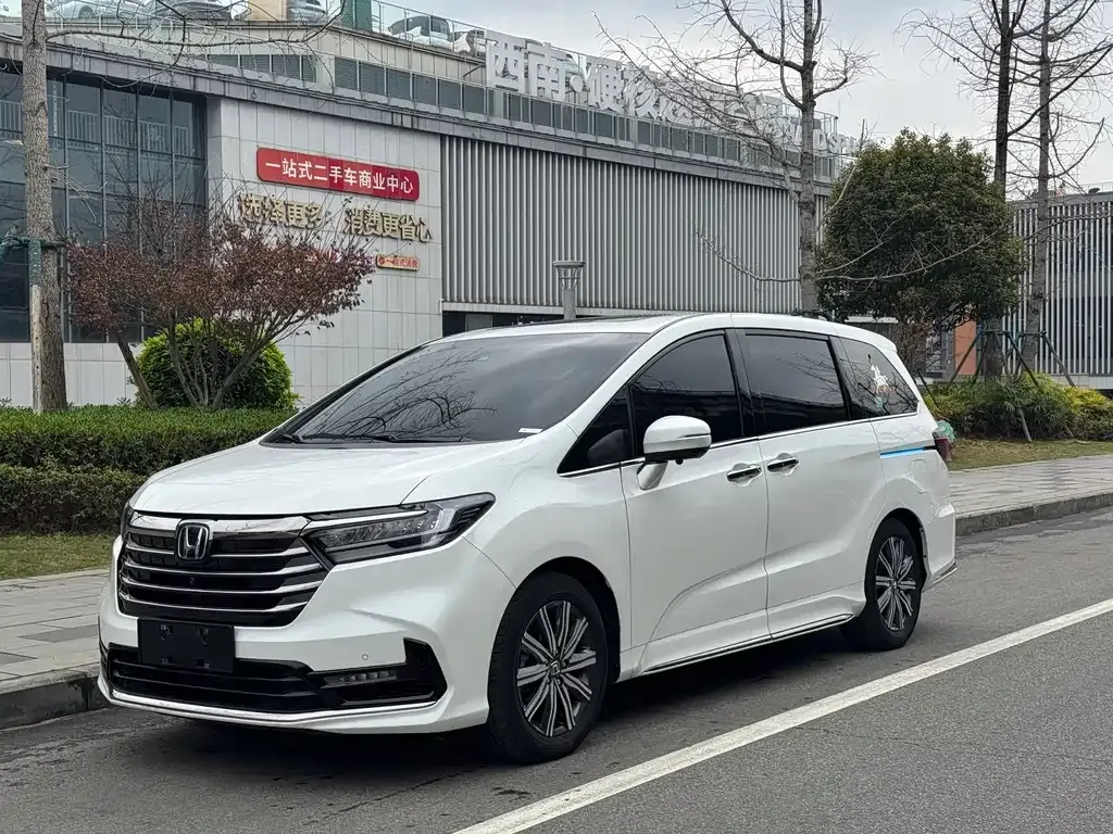 Honda Odyssey — фото 1