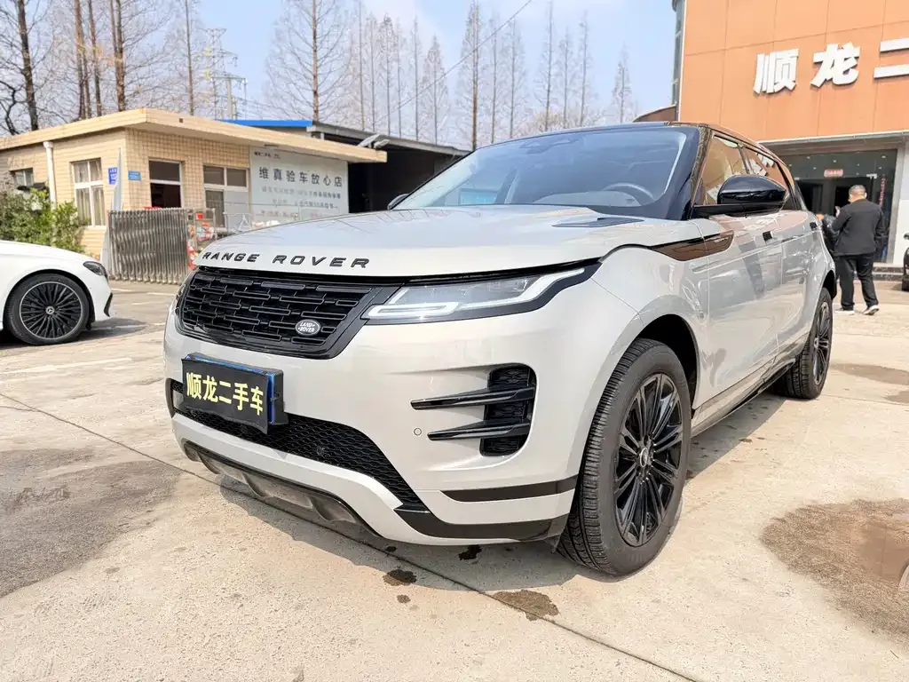 Land Rover Evoque — фото 1