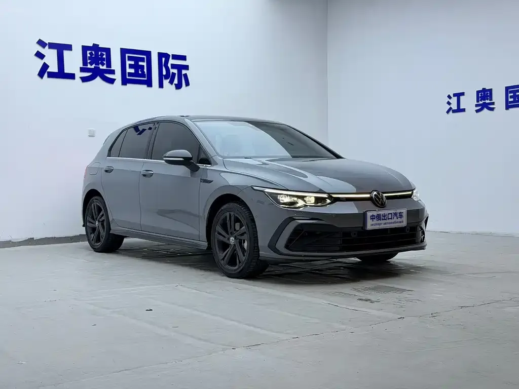 Volkswagen Golf 2023 из CN, фото 2