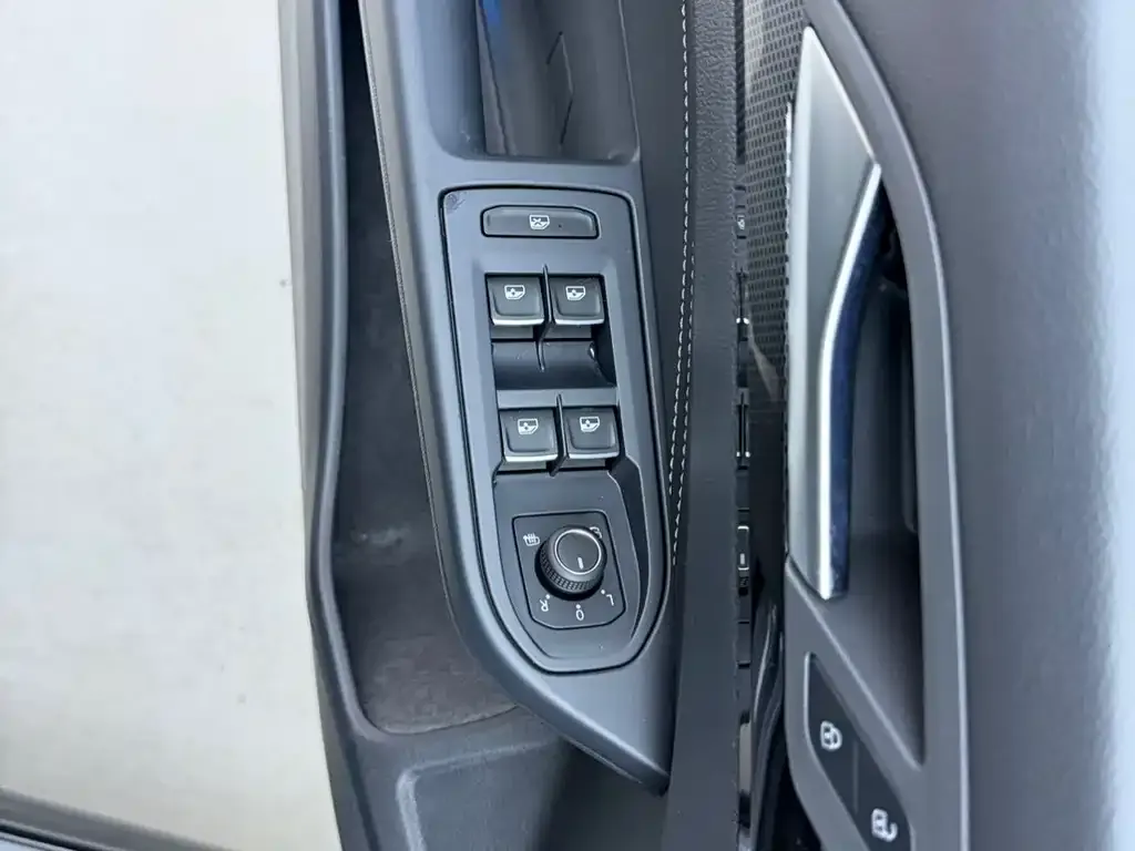Volkswagen Golf 2023 из CN, фото 4