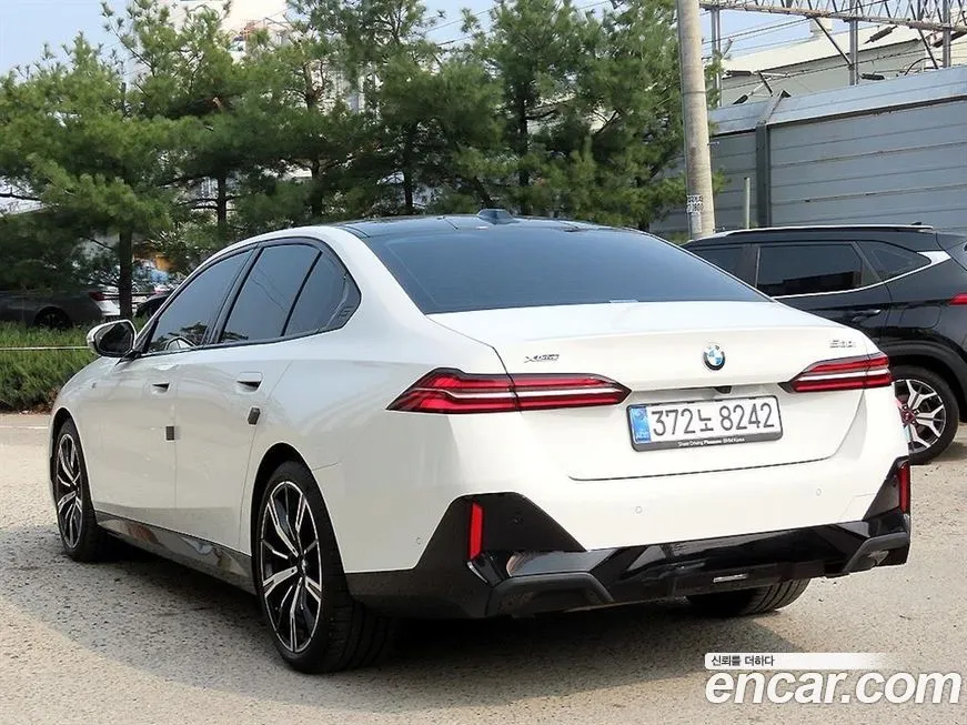 BMW 5-Series 2025 из KR, фото 3