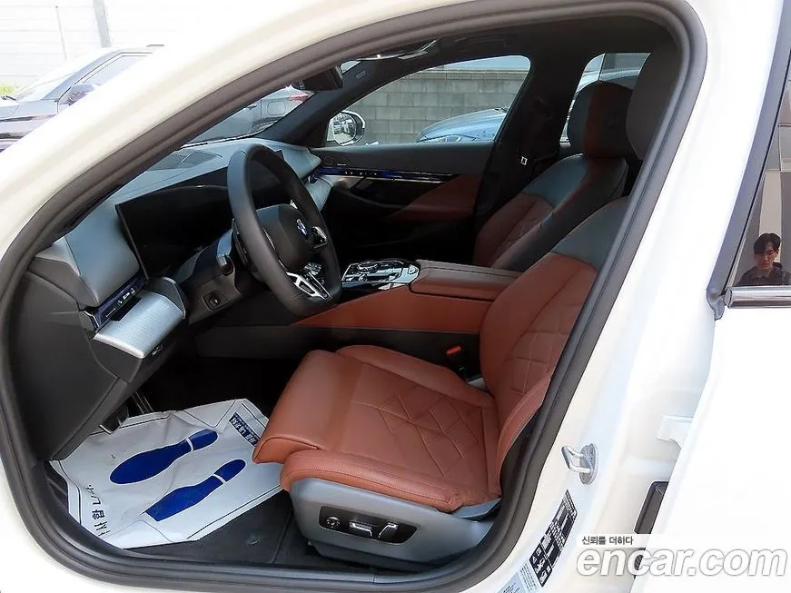 BMW 5-Series 2025 из KR, фото 2