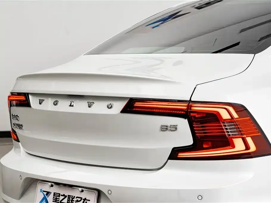 Volvo S90 2022 из CN, фото 4