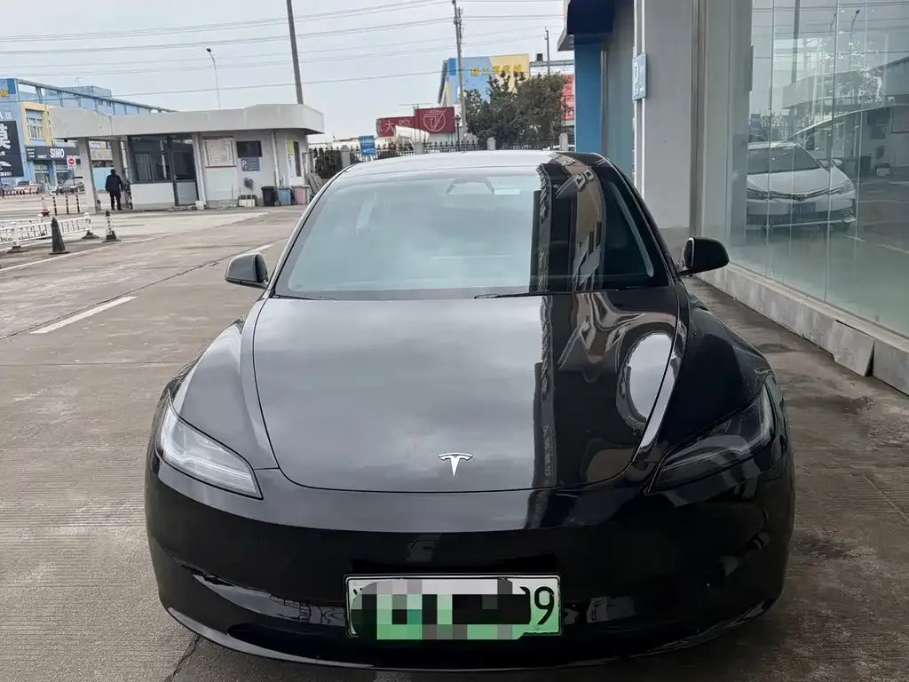 Tesla Model 3 — фото 4