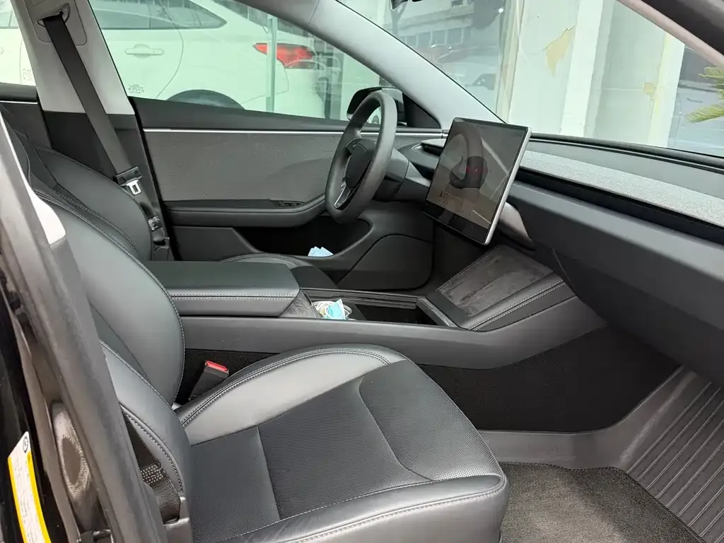 Tesla Model 3 — фото 5