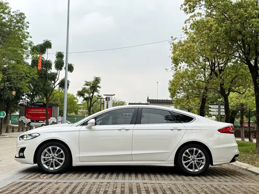 Ford Mondeo 2021 из CN, фото 8