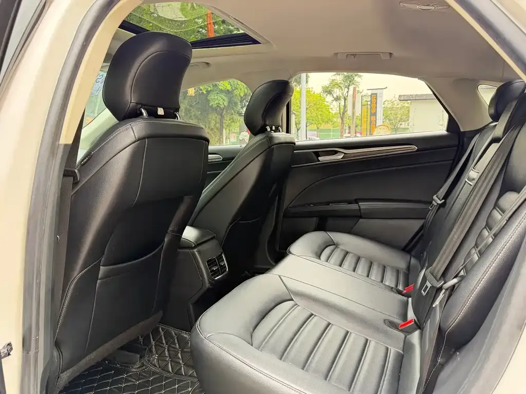 Ford Mondeo 2021 из CN, фото 4