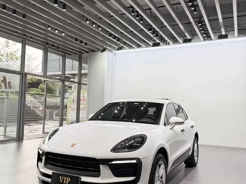 Porsche Macan — фото 1