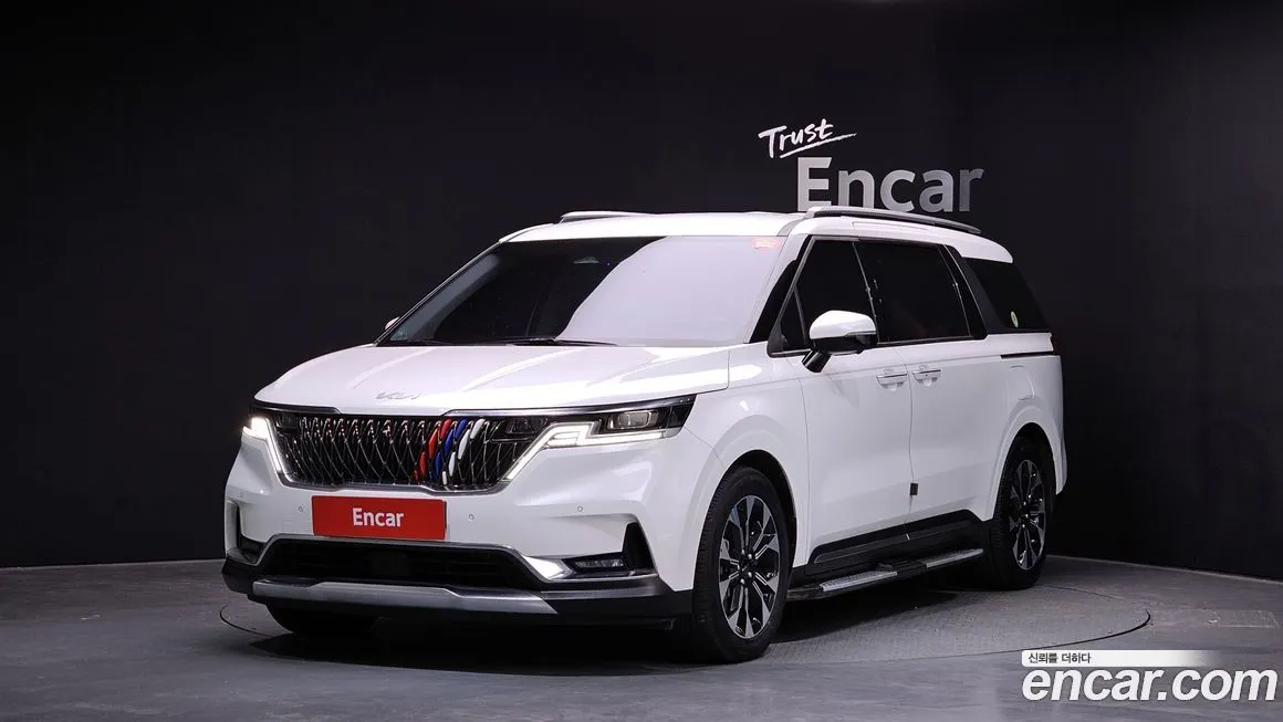Kia Carnival — фото 1