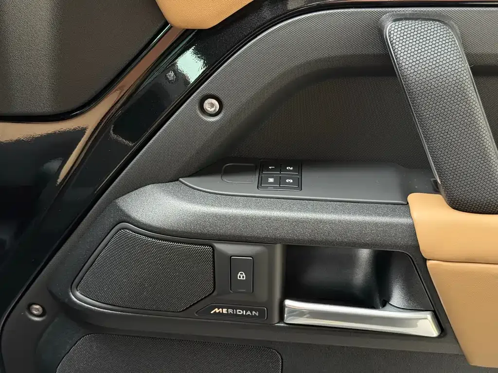 Land Rover Defender 2026 из CN, фото 10
