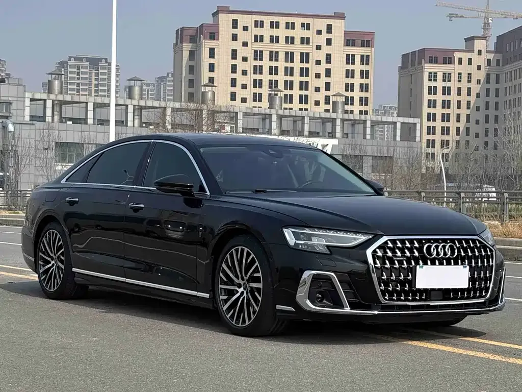 Audi A8 — фото 10