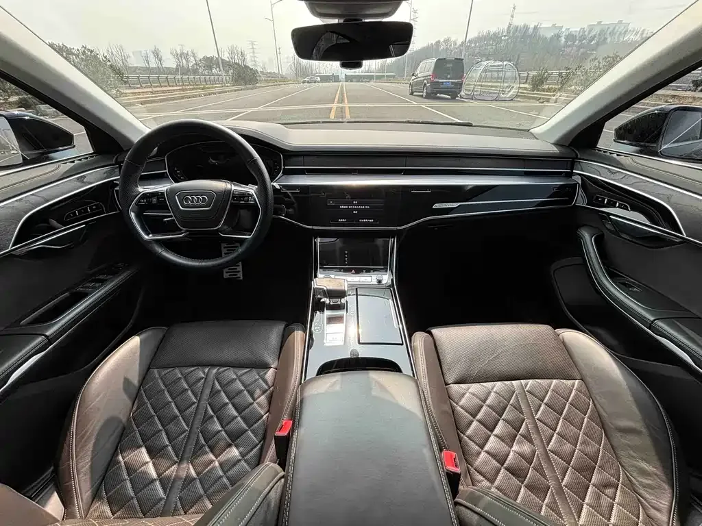 Audi A8 — фото 7