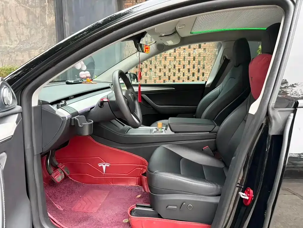 Tesla Model Y — фото 2