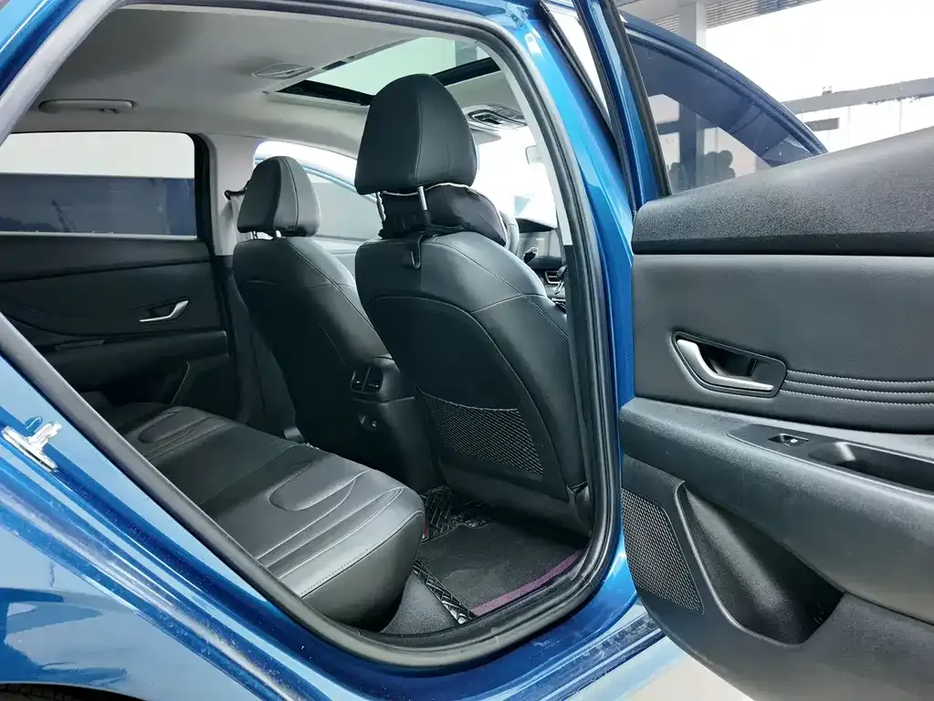 Hyundai Elantra 2022 из CN, фото 3