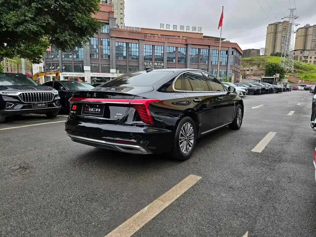 Hongqi H5 — фото 3