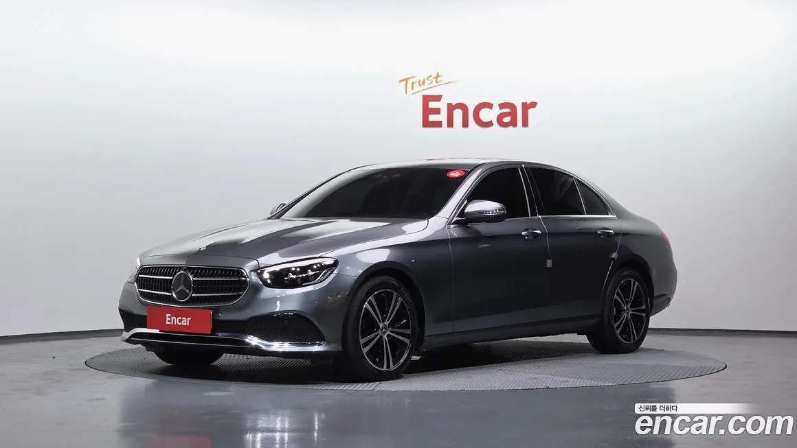 Mercedes-Benz E-Class — фото 1
