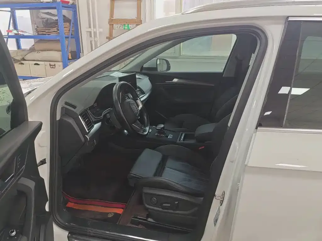 Audi Q5L 2021 из CN, фото 4