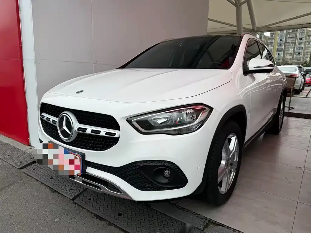 Mercedes-Benz GLA — фото 1