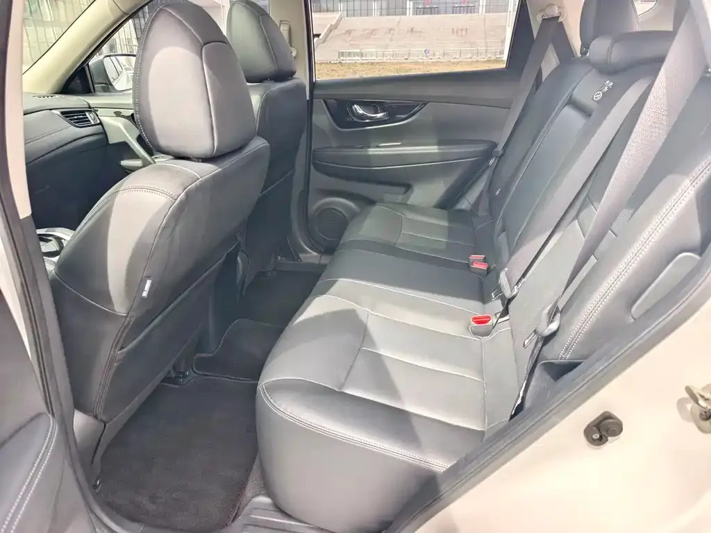 Nissan X-Trail 2023 из CN, фото 2