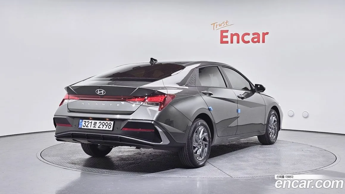 Hyundai AVANTE — фото 3