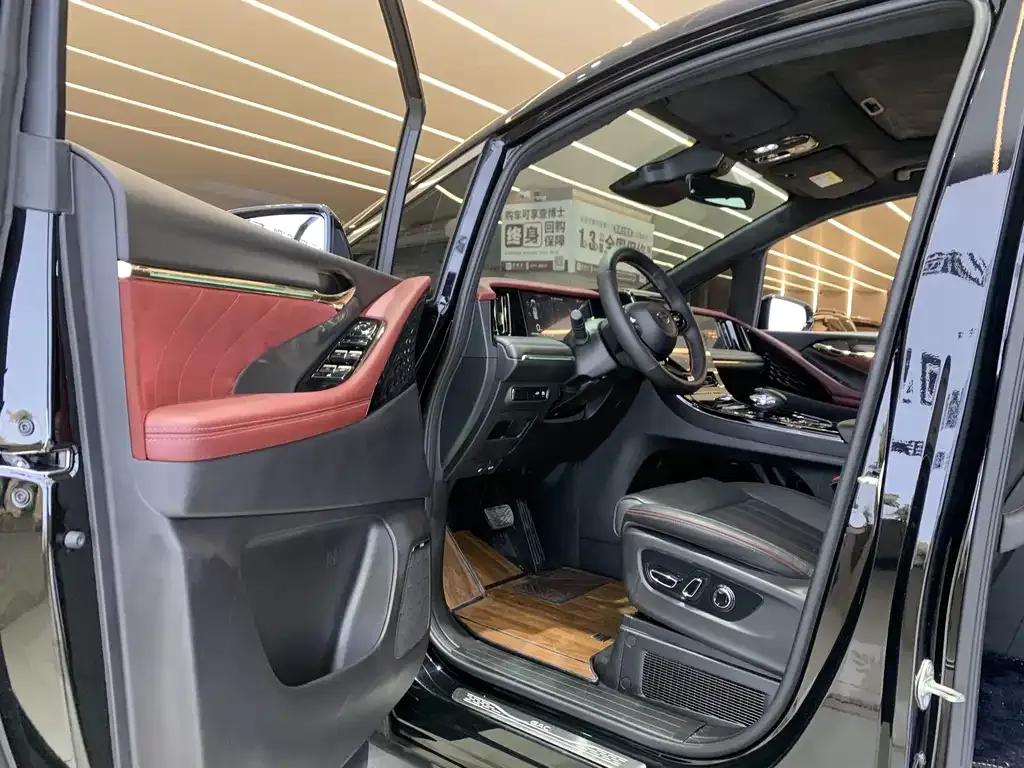 GAC Motor Trumpchi M8 — фото 9