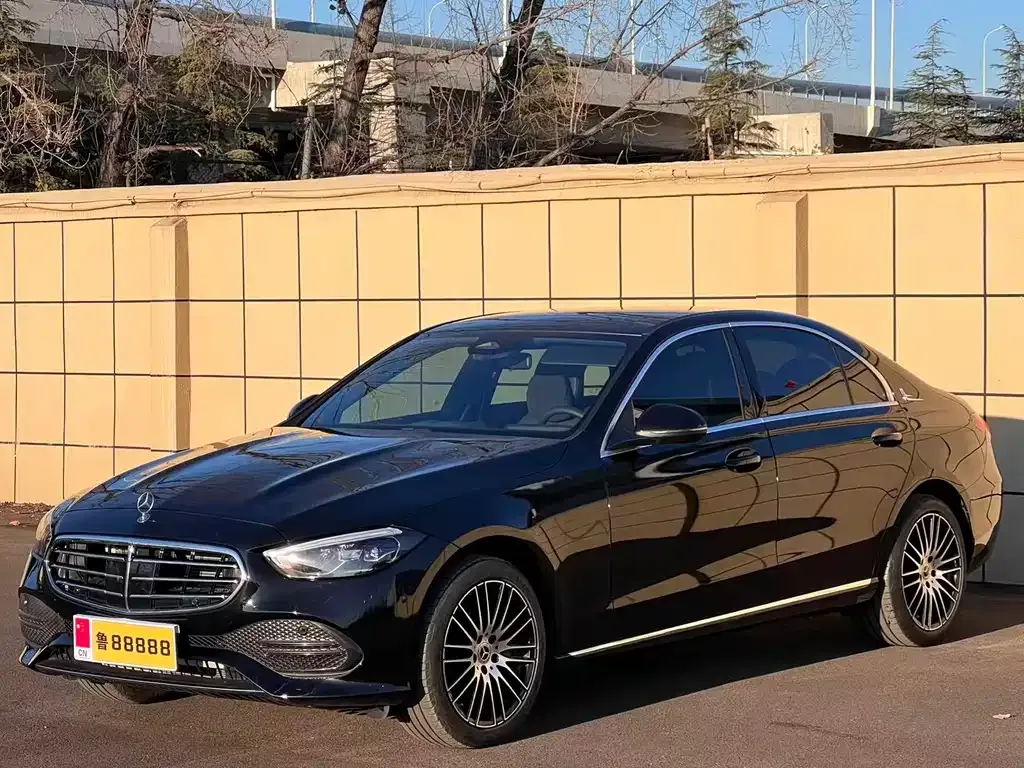 Mercedes-Benz C-Class — фото 1