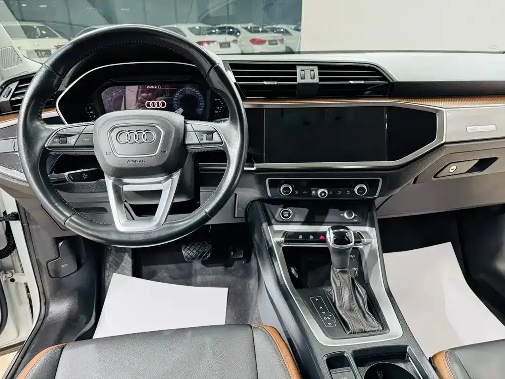 Audi Q3 — фото 9